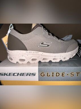 Skechers Glide-Step women’s Knit Sneaker in tan and brown
